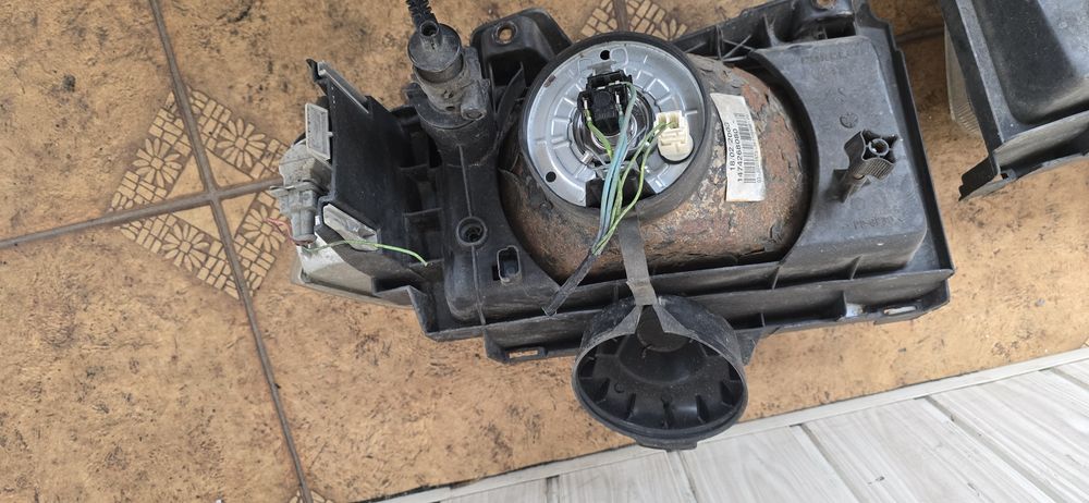 Lampa lewa  przód przednia  Peugeot Expert