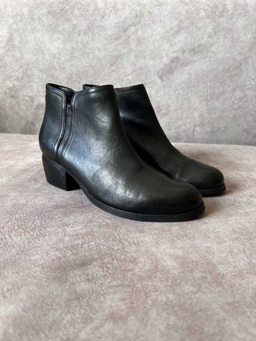 Оригінальні Шкіряні Черевички на осінь  Clarks 24см