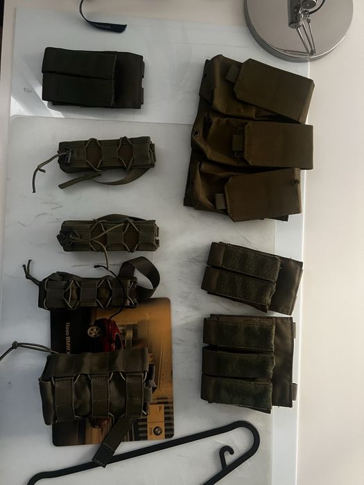 Varios mag pouchs