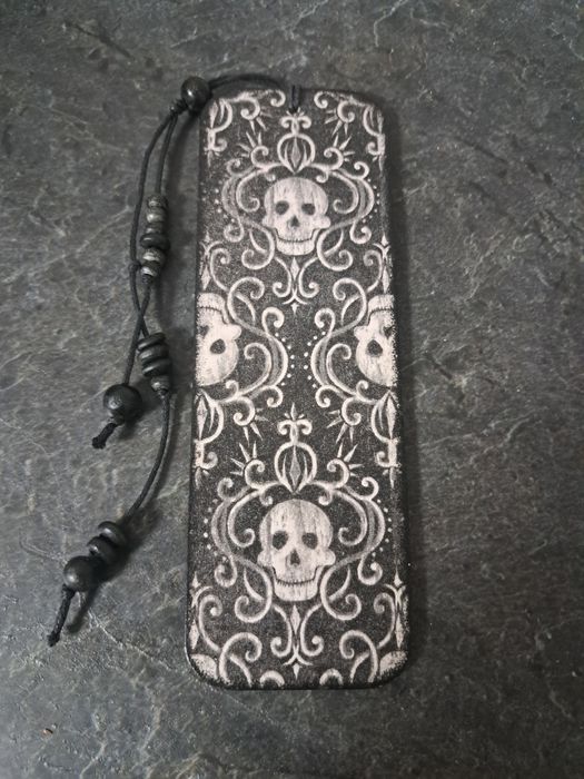 Zakładka do książki czaszki decoupage