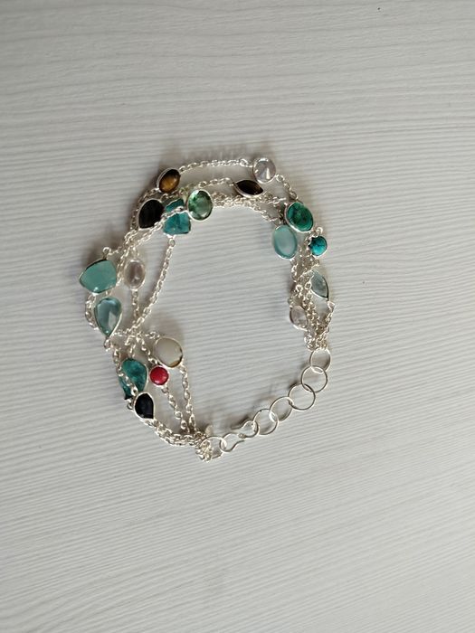 Srebrna bransoletka z kamieniami