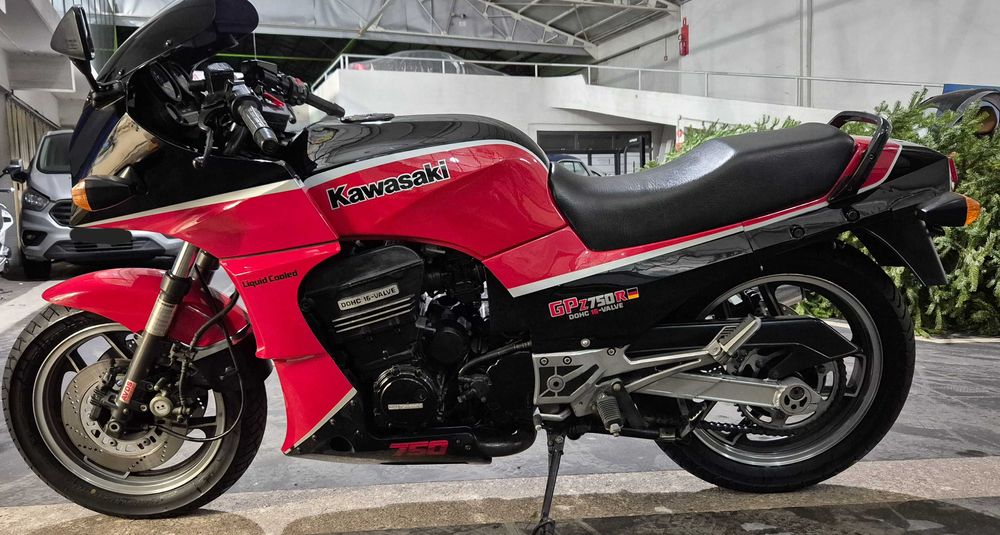 Kawasaki Gpz 750 R