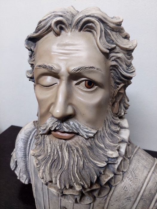 Busto Camões em marfinite
