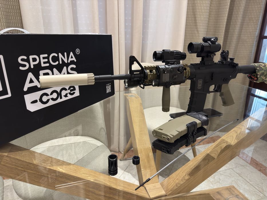 Arma M4 Airsoft Specna Arms+ Acessorios