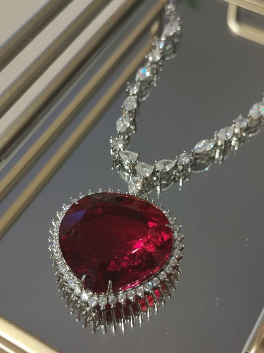 Naszyjnik wisior Titanic czerwona cyrkonia nowy