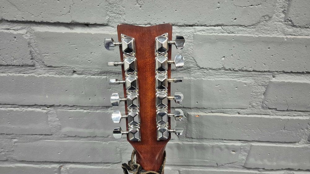 Yamaha FG-412-12 12-струнна акустична гітара з кофром