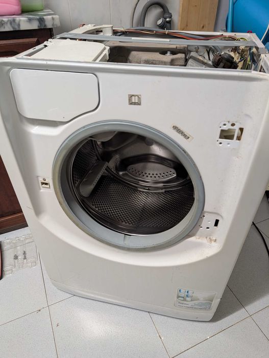 Maquina de lavar e secar Whirlpool