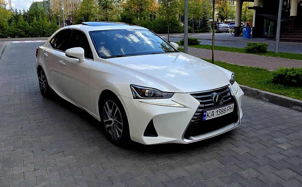 Lexus is300 2.0 2017 ідеал