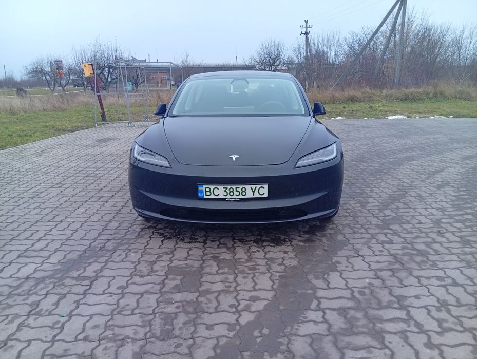 Тесла 3 2024 хайленд