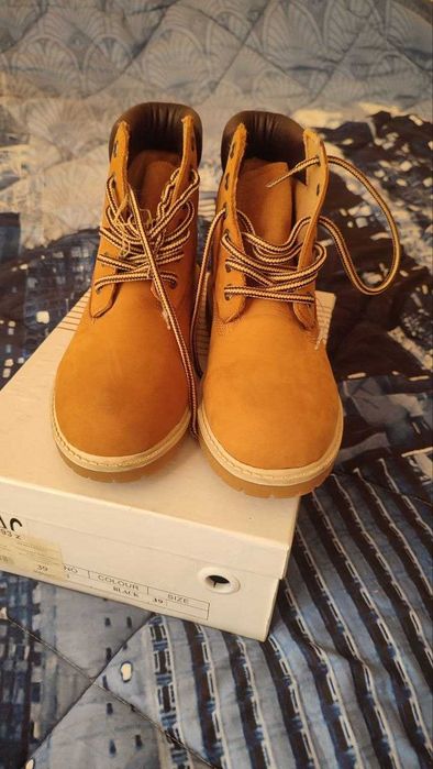 черевики шкіряні, 39 р, нові