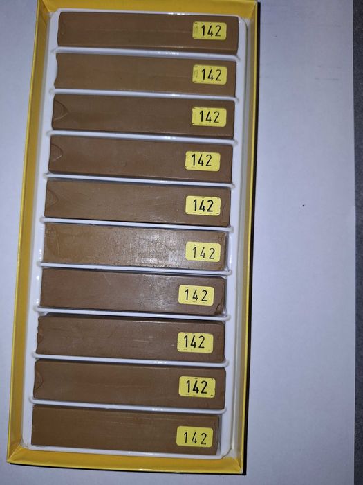 Wosk twardy 142  ,renowacja elementów drewnianych