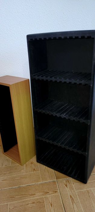 Vendo dois porta CDs64309725376131124