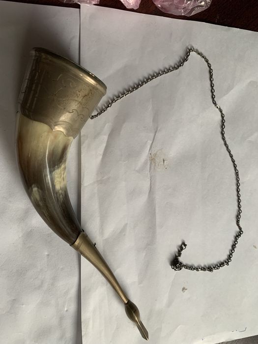 Рог сувенирный фарфоровый