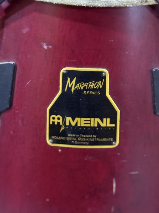 conjunto de instrumentos de precurçao congas
