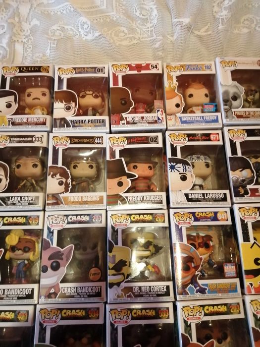 84 funko pop dragon ball e varios