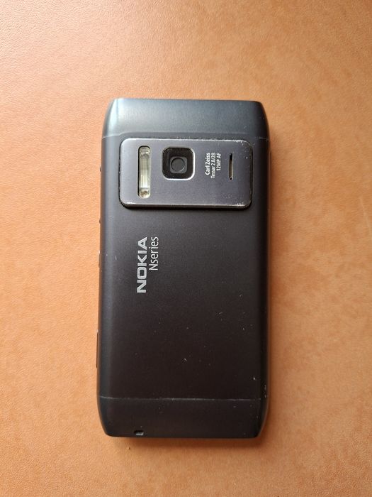 Смартфон Nokia N8