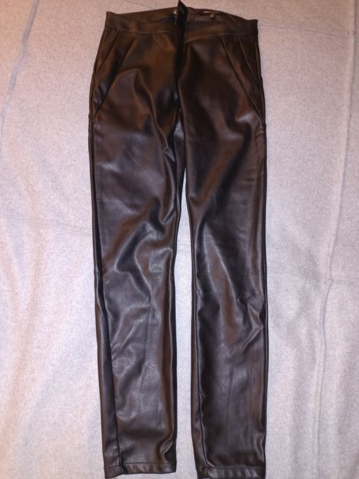 Spodnie skórzane firmy Only