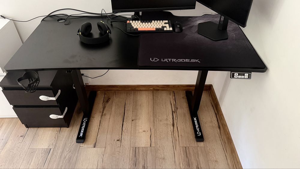 Ultradesk 140cm regulowane