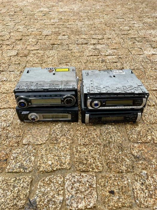 Lote de 4 Auto Rádios Blaupunkt e Pioneer