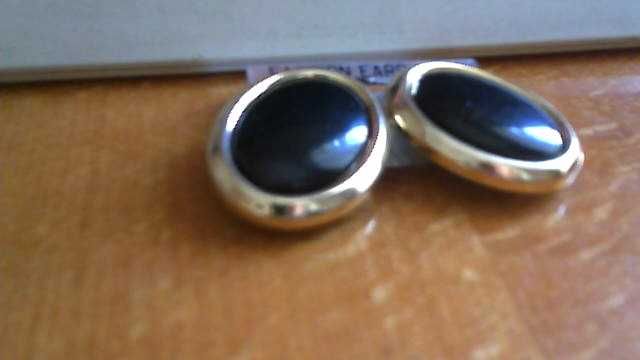 Модные  клипсы. Бижутерия