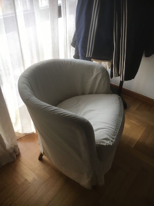 Senhorinha de cor beje