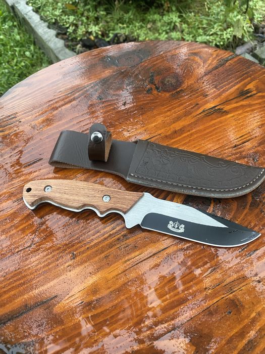 Ніж туристичний, кухонний, подарунковий.