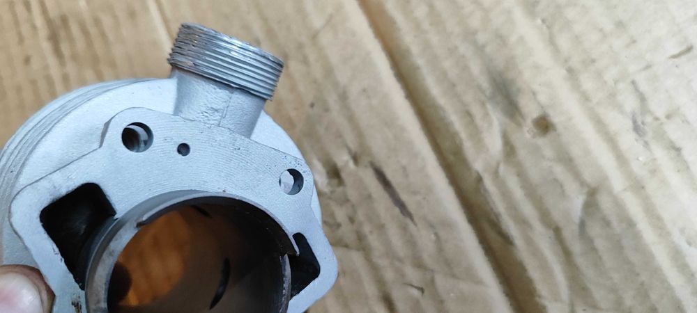 Cylinder komar Romet Motorynka silnik 025 Kadet po szlifie nowy tłok