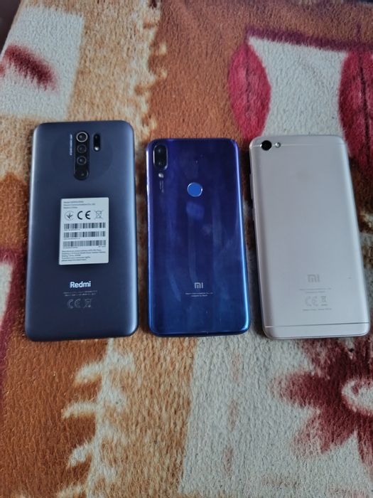 Лот телефонів Xiaomi Redmi.