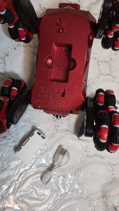 Робот собака 8 коліс червоний з підсвічування Іграшка на подарунок