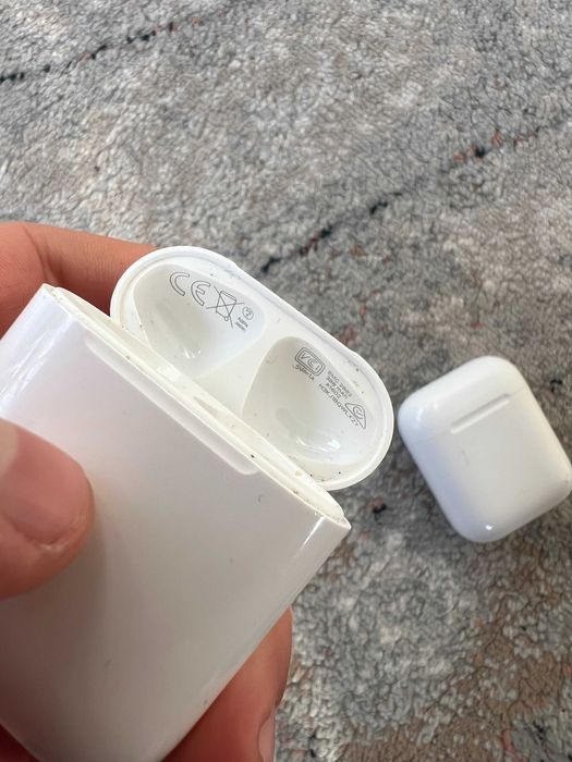кейси для навушників Apple AirPods