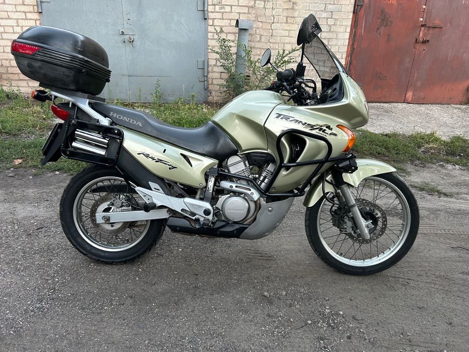 А мотоцикл Honda transalp 650