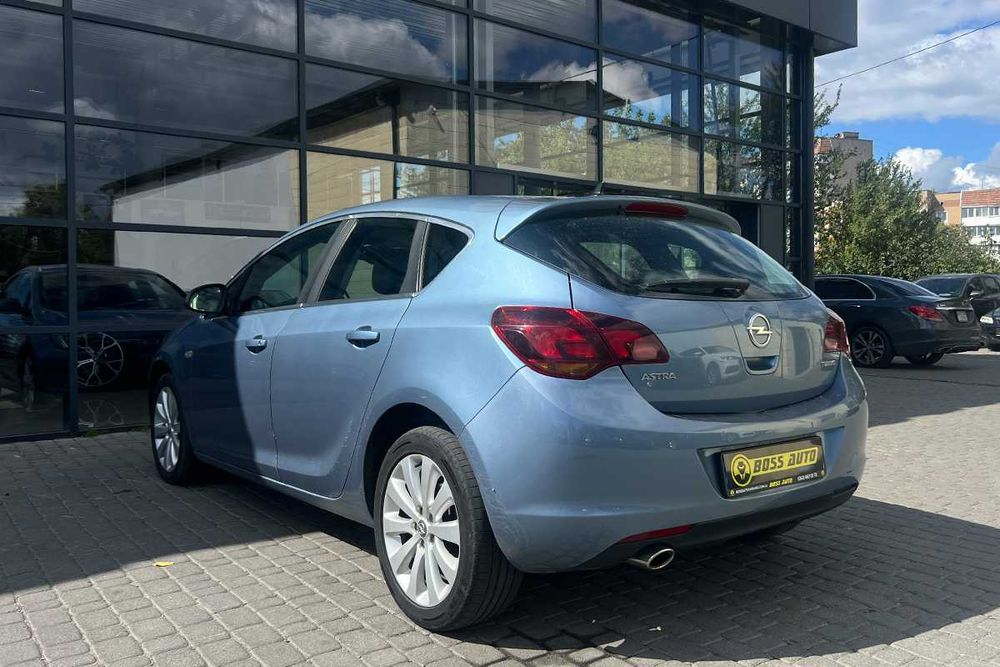 Opel Astra 2010