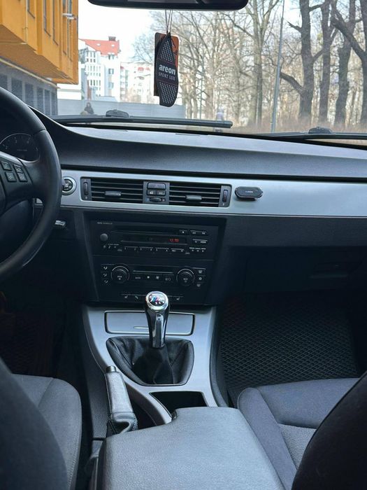 Авто BMW e90 2.0 бензин
