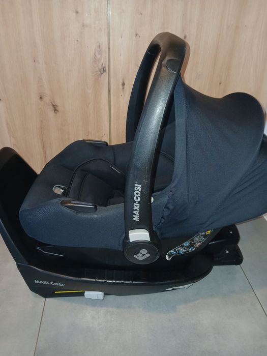Fotelik samochodowy  Maxi Cosi Tinca 0-12 kg z bazą isofix