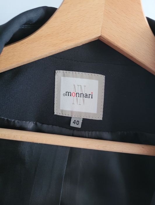 Czarna elegancka marynarka żakiet monnari basic 40 L