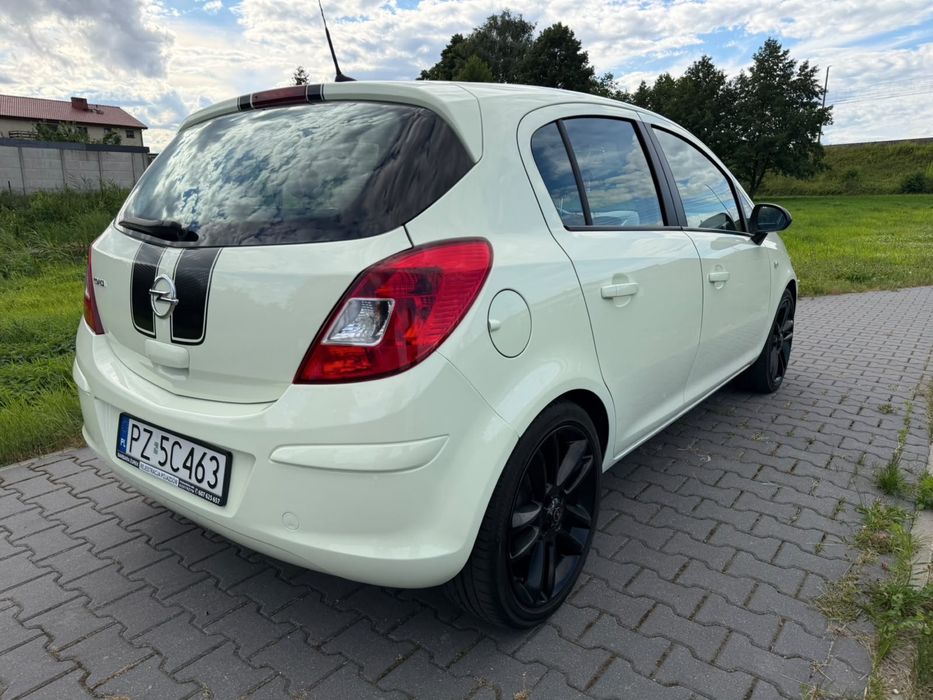 Opel Corsa D 1.2 Enjoy 2011