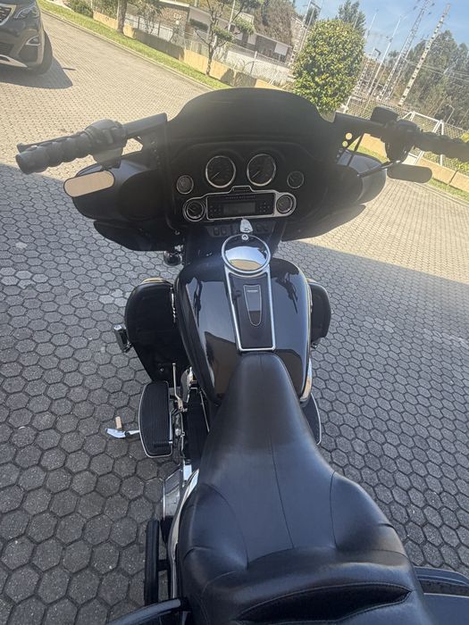 Harley davidson ultra glide