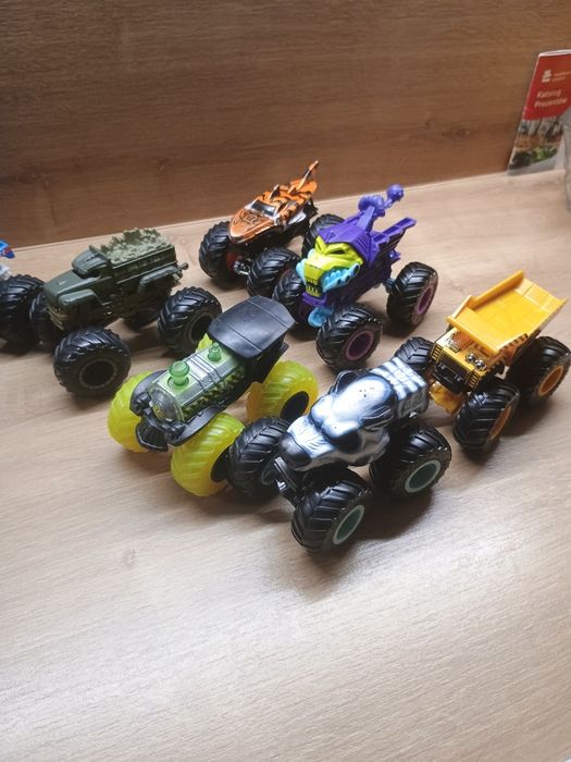 Monster truck hot weels zestaw