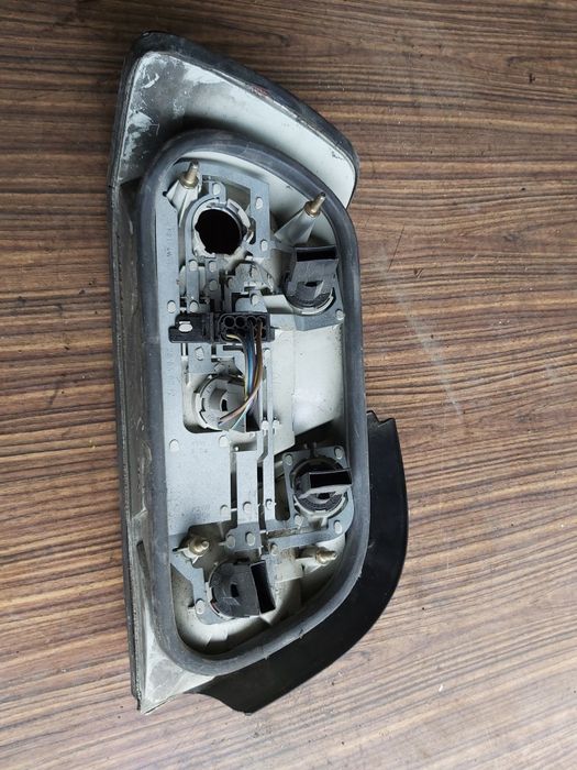 Lampa prawy tył e36 coupe
