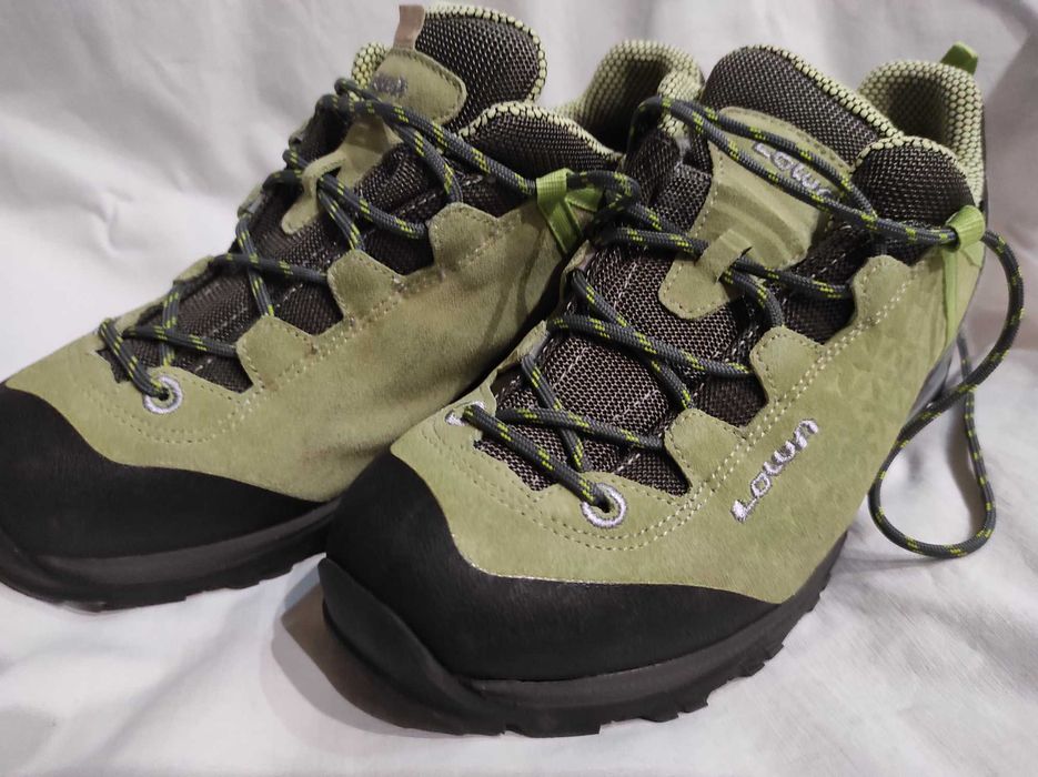 Трекинговые кроссовки Lowa GTX