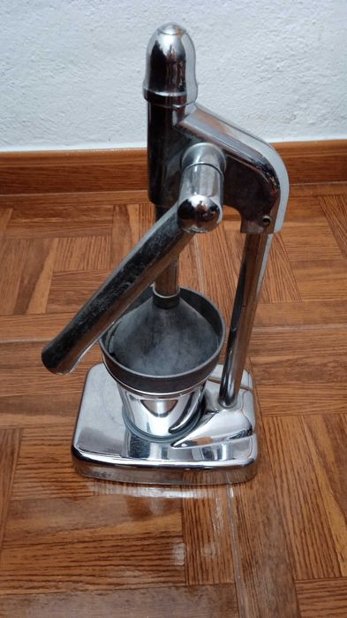 Espremedor de Frutas em Inox