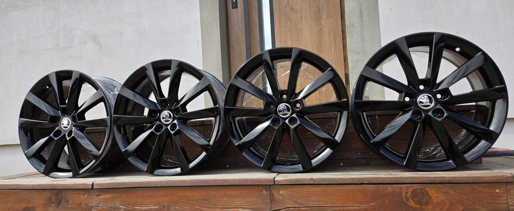 18 5x112 OEM Skoda Octavia 3 jak nowe Superb