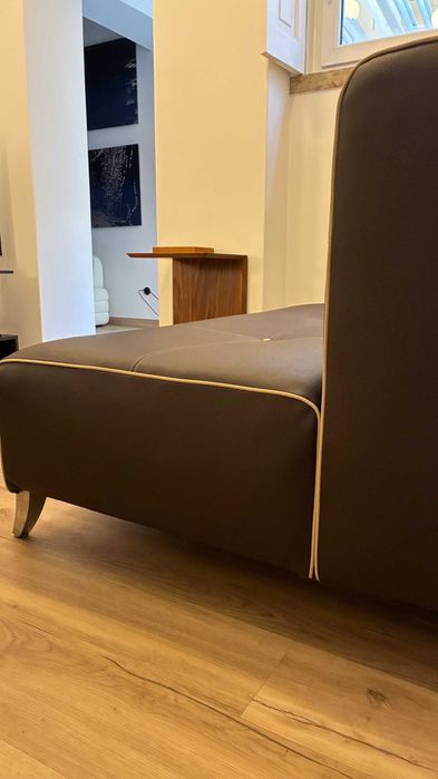 Sofá castanho 2 lugares