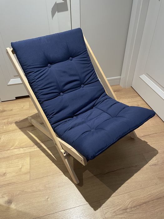 Fotel rozkładany Karup Design z drewna bukowego