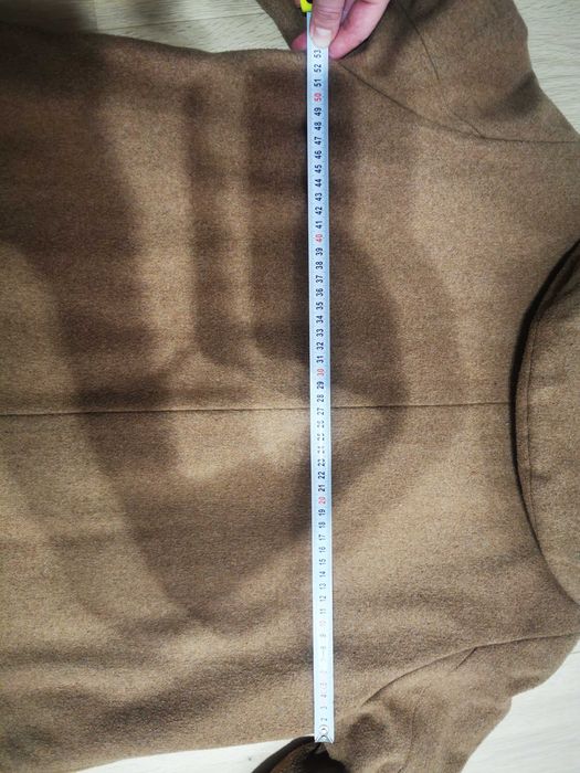 Krótki płaszcz z wełną w literę A z kapturem