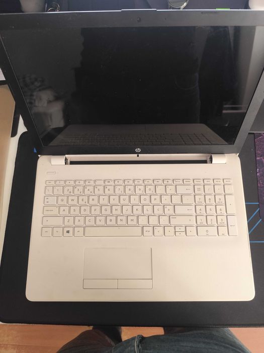 Portátil para peças - HP  15 bw015np (motherboard avariada)