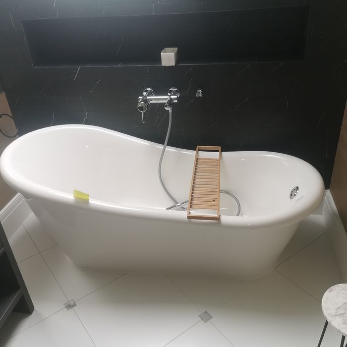 Sprzedam wanne wolnostojącą. Polecam.