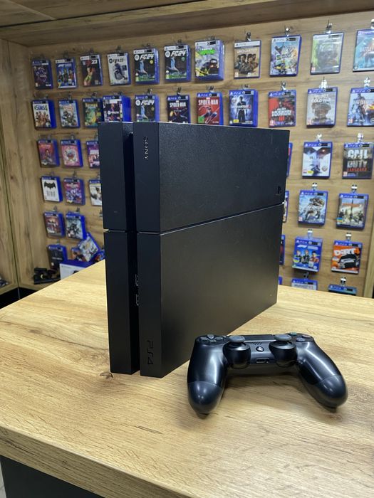 PlayStation 4 FAT 500 GB у відмінному стані - гарантія 12 місяців