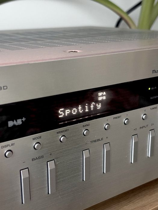 Amplituner yamaha rn 303D