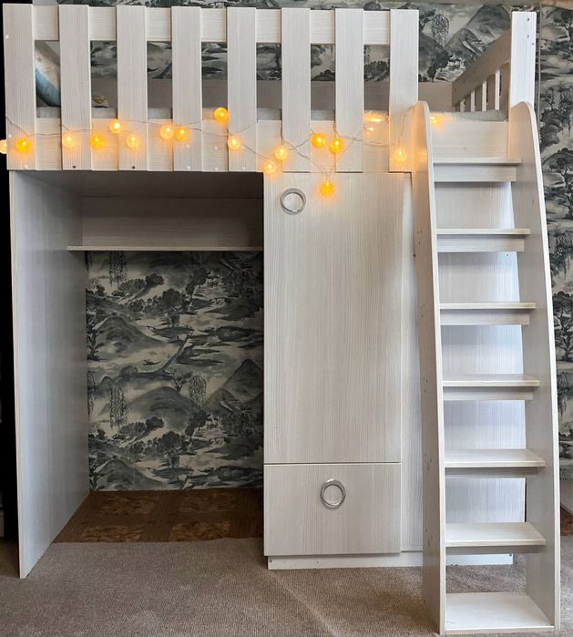 Срочно! Детская кровать-чердак + матрас